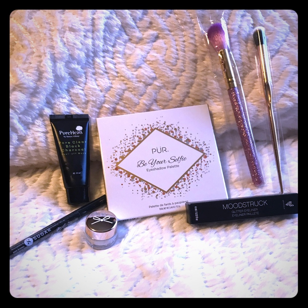 High end makeup. Eyeshadow eyeliner brushes & more
